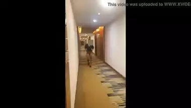 Desi Wife pranya Flashing in Hotel Corridor Naked