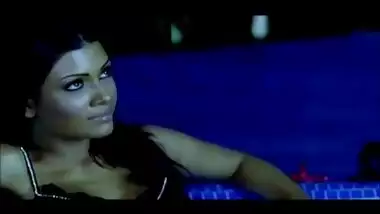 NONPORN Sameera Reddy & Koena Mitra Seducing Bollywood Scene