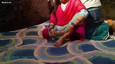 Desi village bhabi quick fucking with husband friend