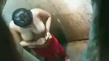 virgin sister caught bathing by bro viral FSI xxx