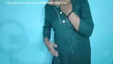 Nagma Ne Kiya Poora Nanga Ho Kar Dance