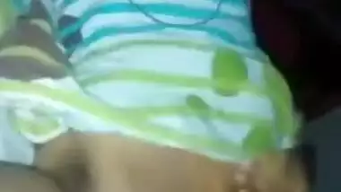 Indian chick records video for BF in which she acts like porn diva