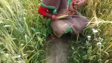 Indian Village Bhabhi Fucking Outdoor Sex In Hindi