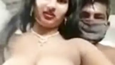 Desi XXX couple shoots an MMS video of home sex and broadcasts it