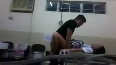 Indian college girl desi mms sex video in classroom leaked indian sex video