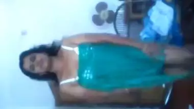 Mallu aunty taken video for Hus