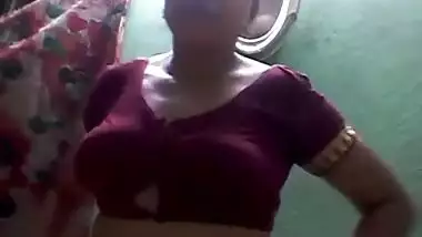 Bengali Aunty Showing Her Boobs & Pussy Part 1