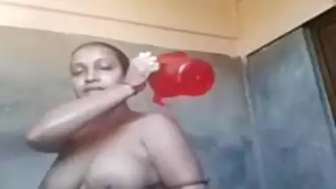 Sexy Boudi Bathing New Mms