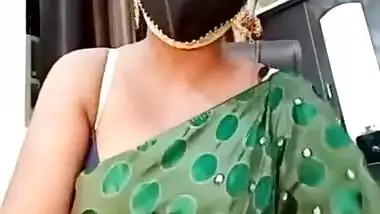 Horny Wife in saree milky her boobs