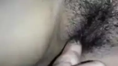 Desi gf hairy pussy 