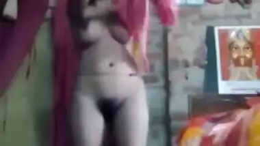 Desi girl dries body with a towel including erogenous XXX zones on camera