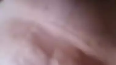 Sexy Hot Aunty Fingering Her Nude Pussy