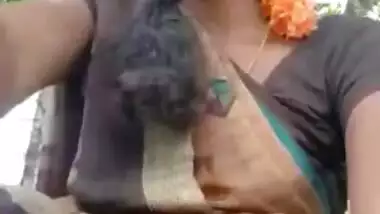 Telugu wife showing her ass and pussy outdoors