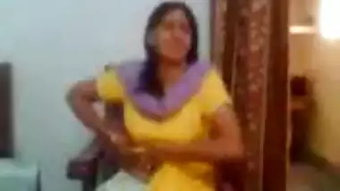 Najmi Aunty Boob Show - Movies.