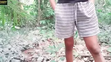 sri lankan girl forest sex දර කඩන්න කැලේ ගිහින් වාඩි වෙලා චූ දානවා