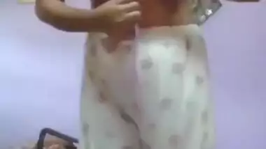 Cute Desi Girl Shows Her Boobs And Pussy