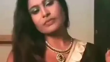 Drilling ass of the sexy Marathi college girl