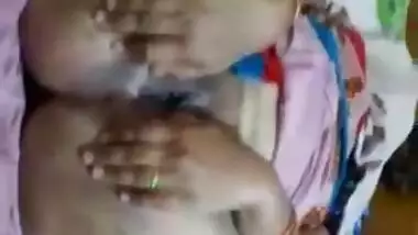 Mature Aunty In Saree Showing Pussy