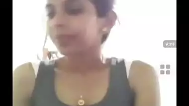 Desi village girl show boob video call