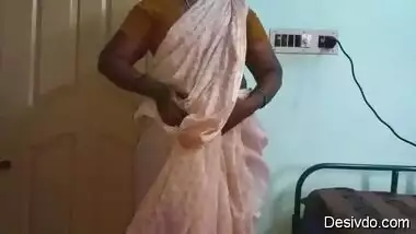 Hot Mallu Aunty Nude Selfie And Fingering For father in law