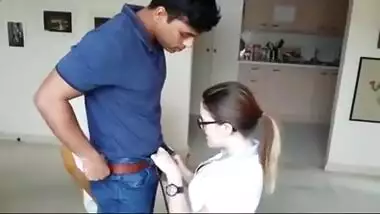 Indian university guy receives blowjob from Australian girl