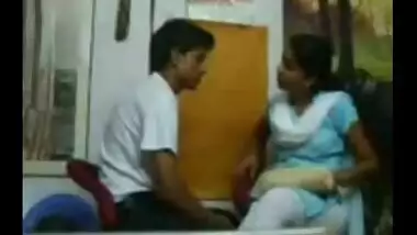 Hindi nxx indian sex videos on Xxxindiansporn.com