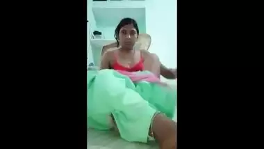 Desi cute girl pussy fingering