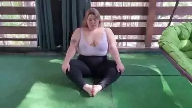 Fucked my stepmom's legs during yoga