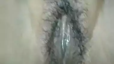 desi boudi fingering hairy pussy