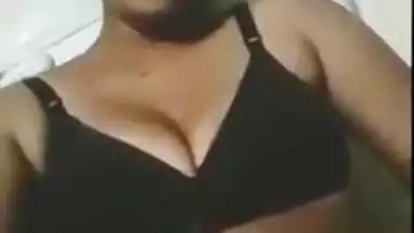 Horny Desi Aunty Exposing Big Boobs In Shower