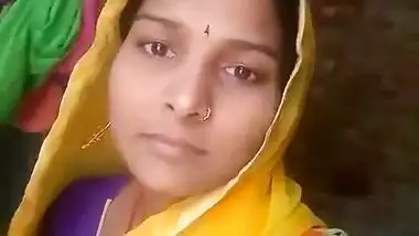 Bihari village Bhabhi showing her pussy hole