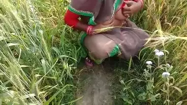 Indian Village Bhabhi Fucking Outdoor Sex In Hindi