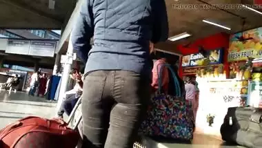 Indian Girls In Tight Jeans