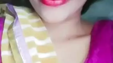 Desi Girl Hot Boobs Show