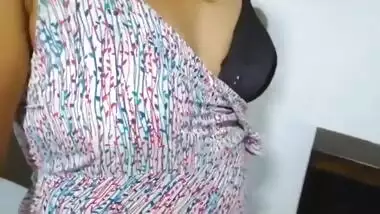 Me And My Sexy Breast , Who Wanna Suck. සෙක්සි මගේ තන් දෙක උරන්න ආස අය එන්න බලන්න