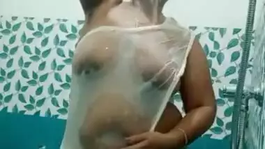 Horny Mallu Bhabhi Bathing and Nude Dance Part 2