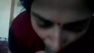 Wife gives BJ to ex bf