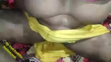 Indian Bhabhi Sex With Young Boy in Bedroom Indian Clear Hindi Audio