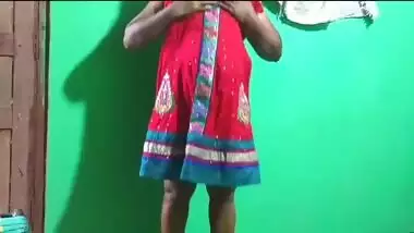 Desi village aunty show her body
