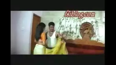 Horny chubby bhabi exposed her busty figure in masala film