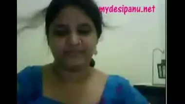 Extremely hot gujrati girl nadia on cam3