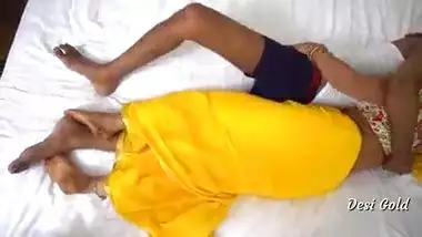 Saree mai chachi ki son ke dost se hardcore sex masti