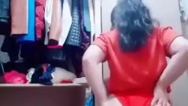 Woman In Red Thong Masturbates On Video Call And Goes Viral