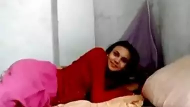 Indian desi college girl do amateur hot sex with her lover in hostel