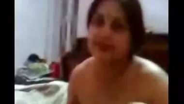 Aunty Gives Blowjob