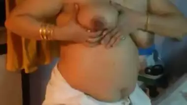 Beautiful hot bhabi show her big boob