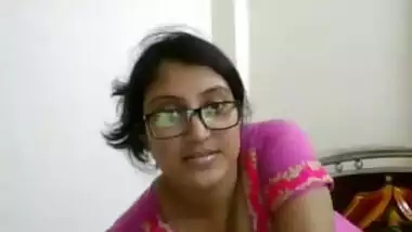 Sexy Marathi Bhabhi Flaunting Masturbating On Video Chat