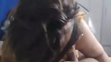 Horny milf tastes her son’s cum in a Pakistani sex video
