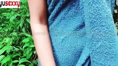 Sri lankan girl showing pussy her stepbrotherනංගි ටවල් එක කඩල අරක පෙන්නුවා