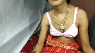 Desi Anita ki chudai in Red saree with Desi video